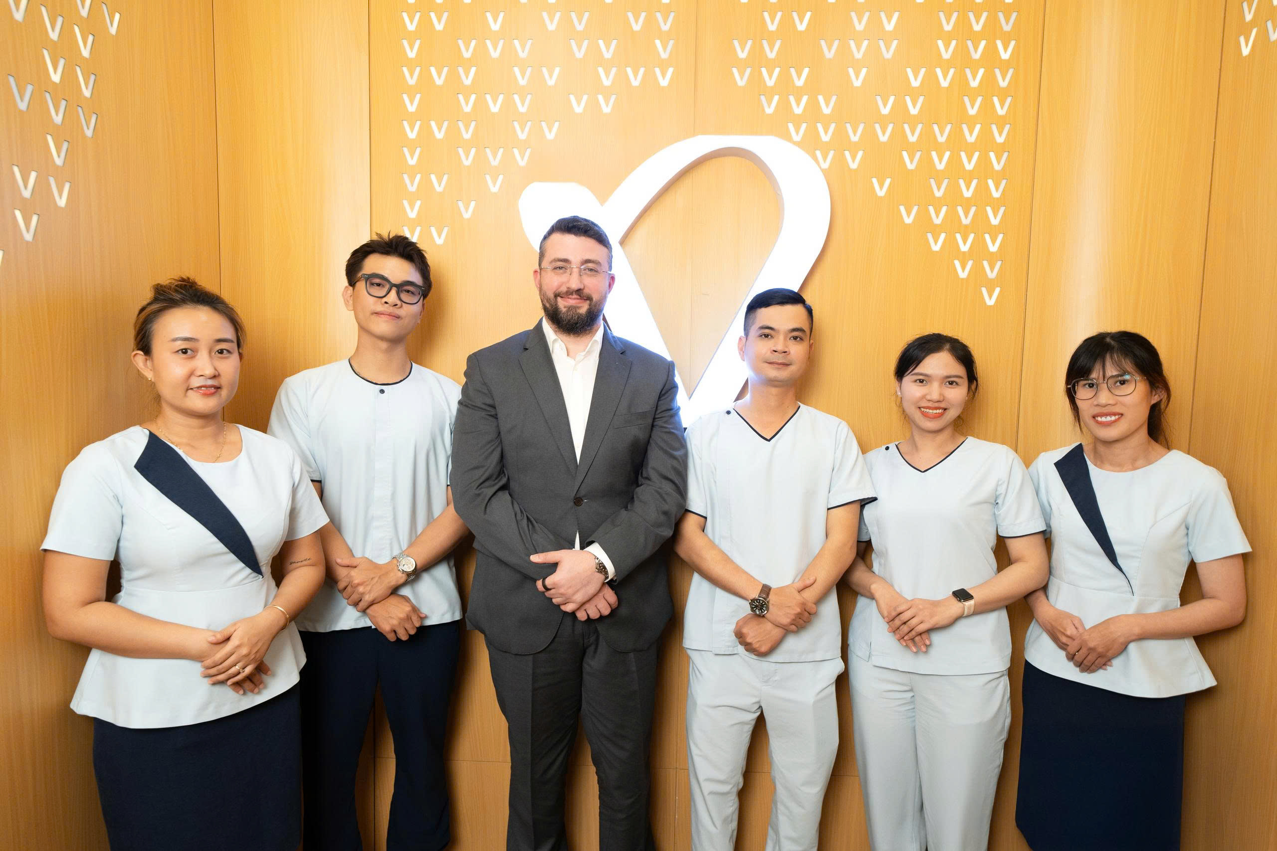 Dr. Abdulla Hossami Visits Verita Health Hoi An, Offering World-Class Consultations in Disease Prevention and Longevity